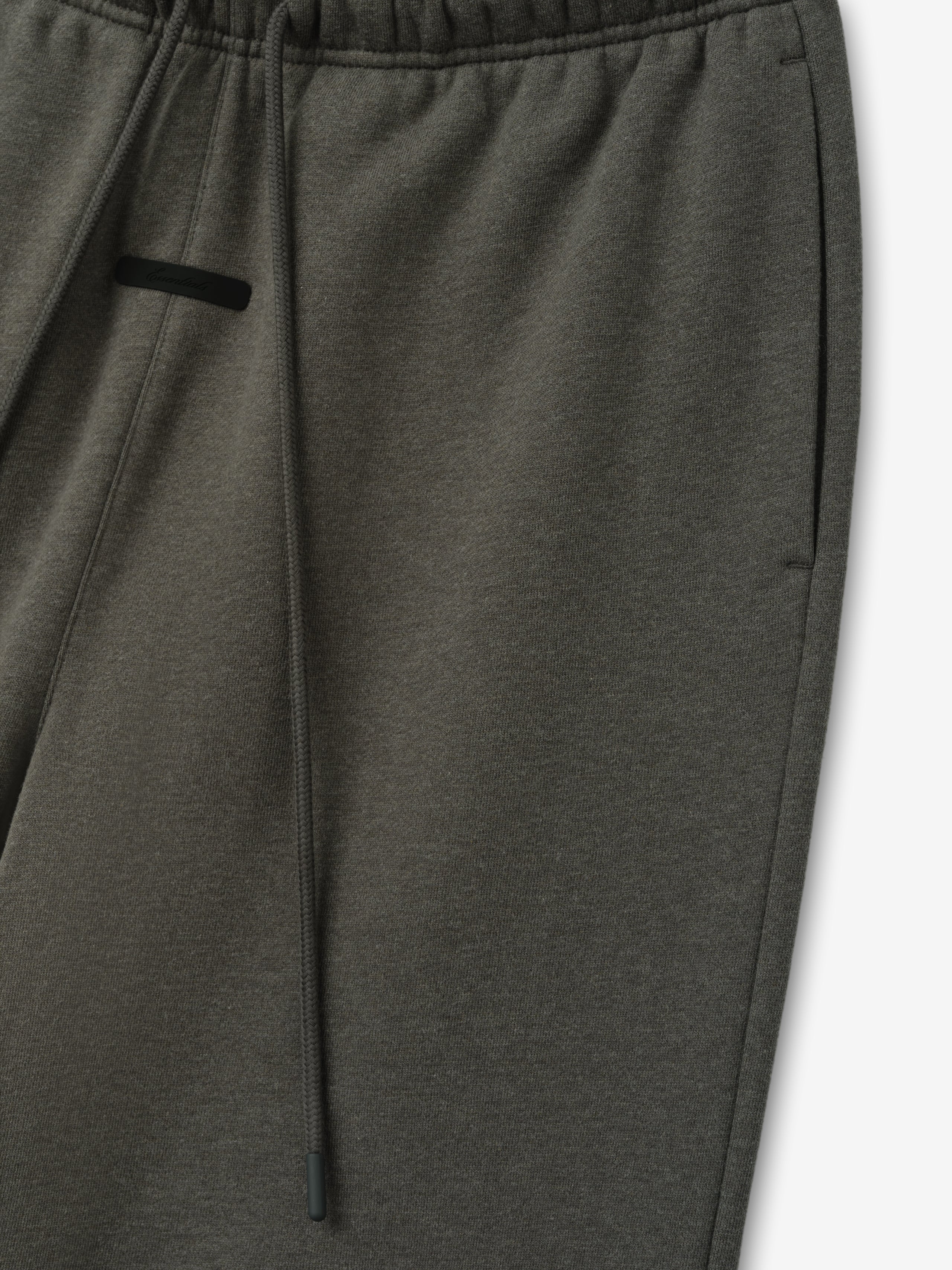 Essentials FW26 Classic Trackpant